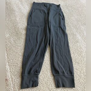Lululemon align cropped jogger size 4 graphite gray